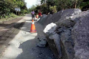 Road linking Leyte to Mindanao remains closed due to landslide threat